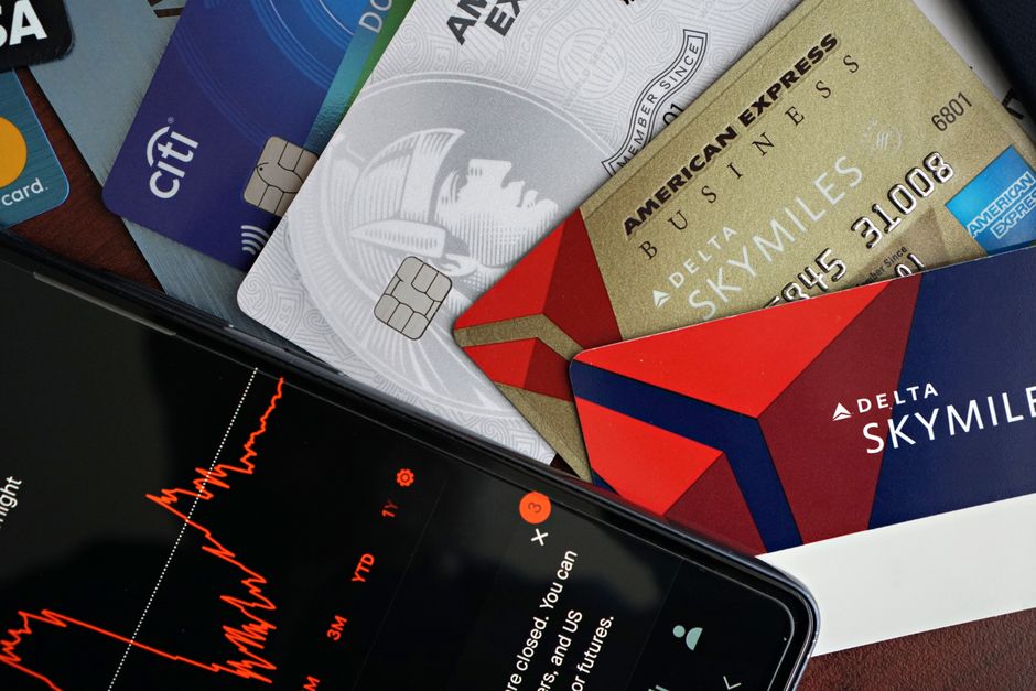 Historia karty kredytowej – od papierowego kuponu do płatności mobilnej