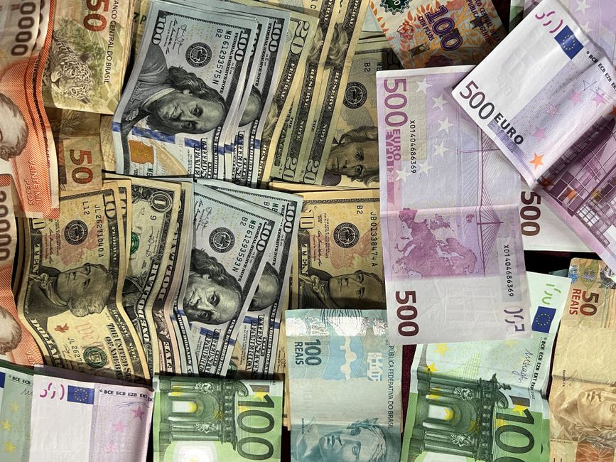 Waluta rezerwowa – co to znaczy i które pieniądze pełnią tę funkcję?